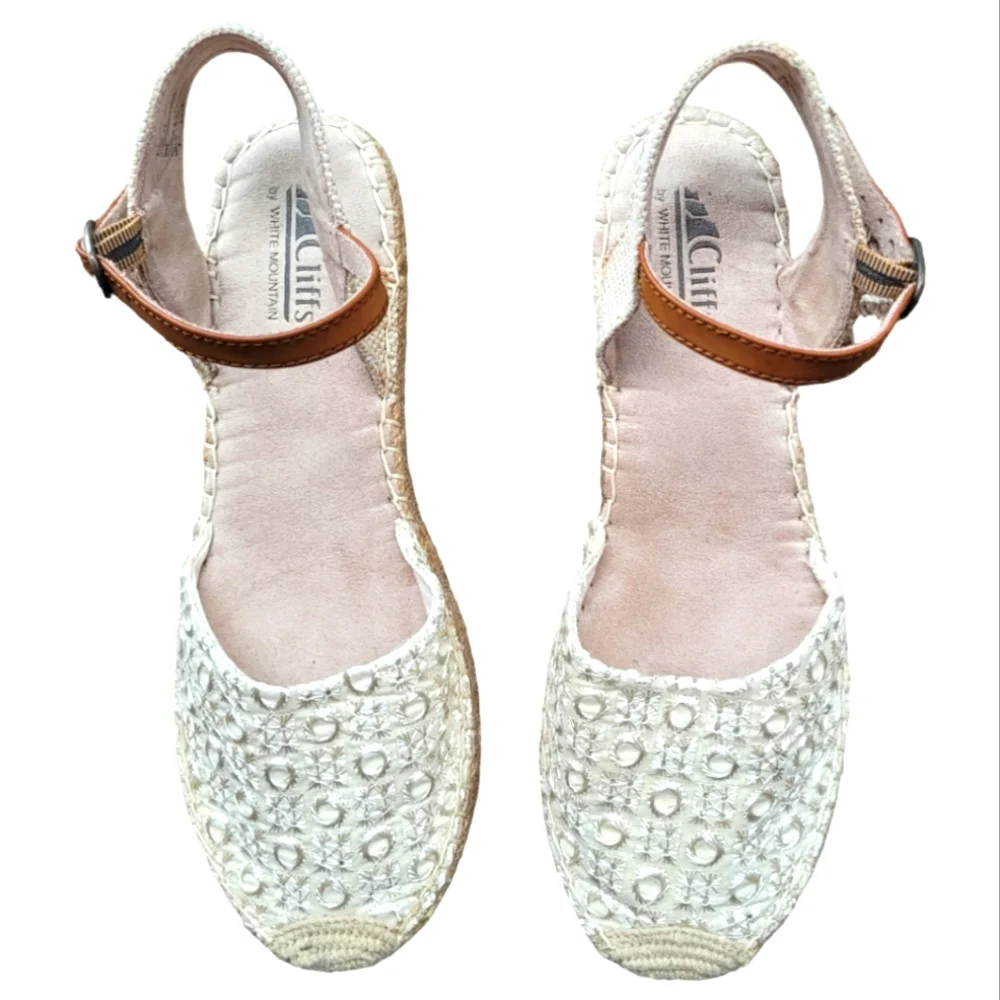 Cliff by White Mountain EspadrillesSize: 9 |Pre-Owned In Excellent Condition.